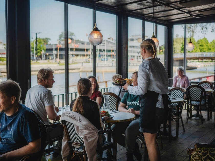 BISTRO BAY